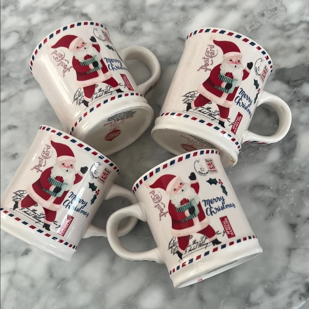 Sur la table Santa Claus Christmas mini Mugs Set